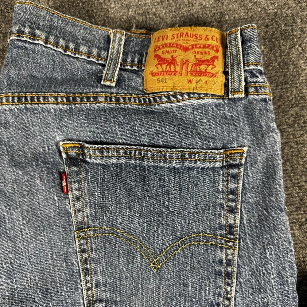 Levis 541 Denim Blue Jeans Mens 40x30 Light Wash Athletic Taper Stretch‎ Pants